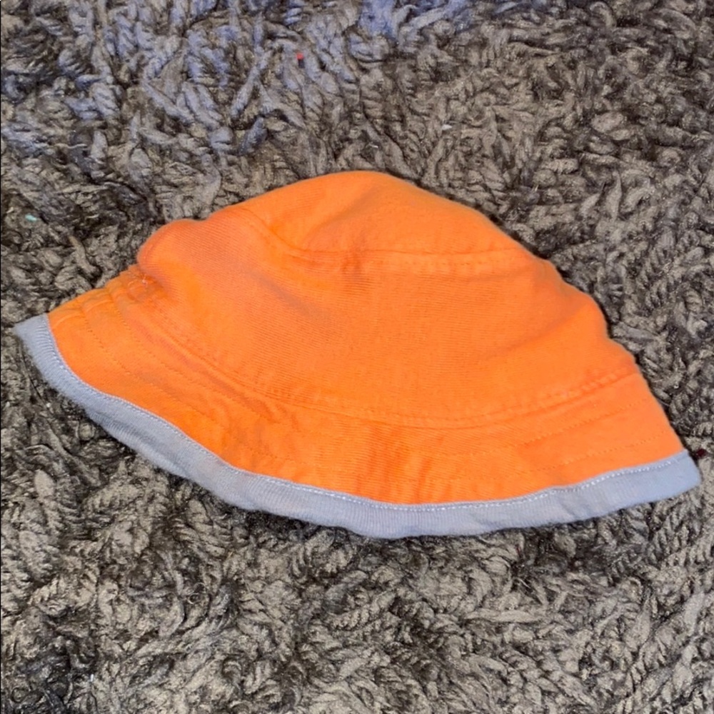 bucket hat - Picture 2 of 2